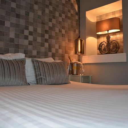 Lakes Hotel & Spa Bowness-on-Windermere Chambre photo A bedroom at the hotel