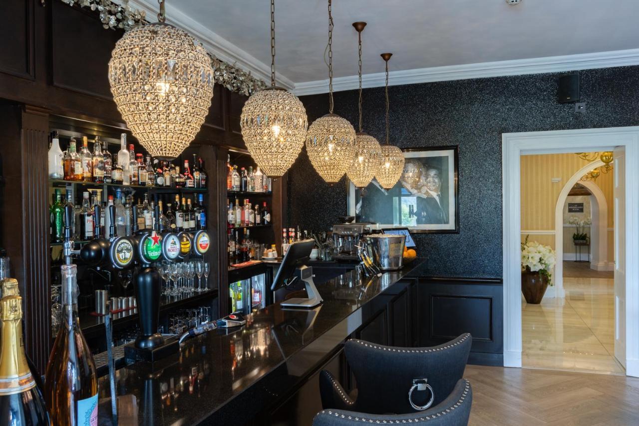 Lakes Hotel & Spa Bowness-on-Windermere Extérieur photo The bar at the hotel