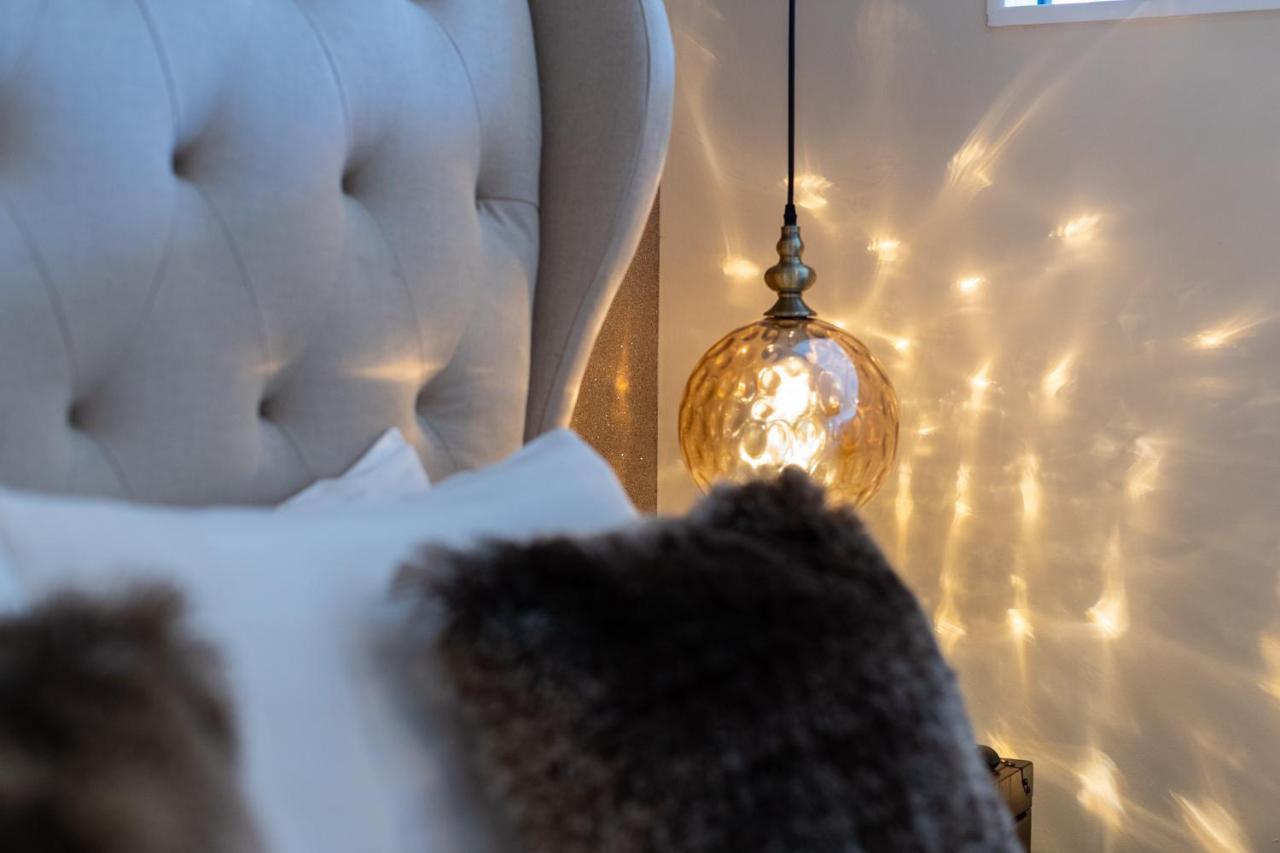 Lakes Hotel & Spa Bowness-on-Windermere Extérieur photo A light bulb