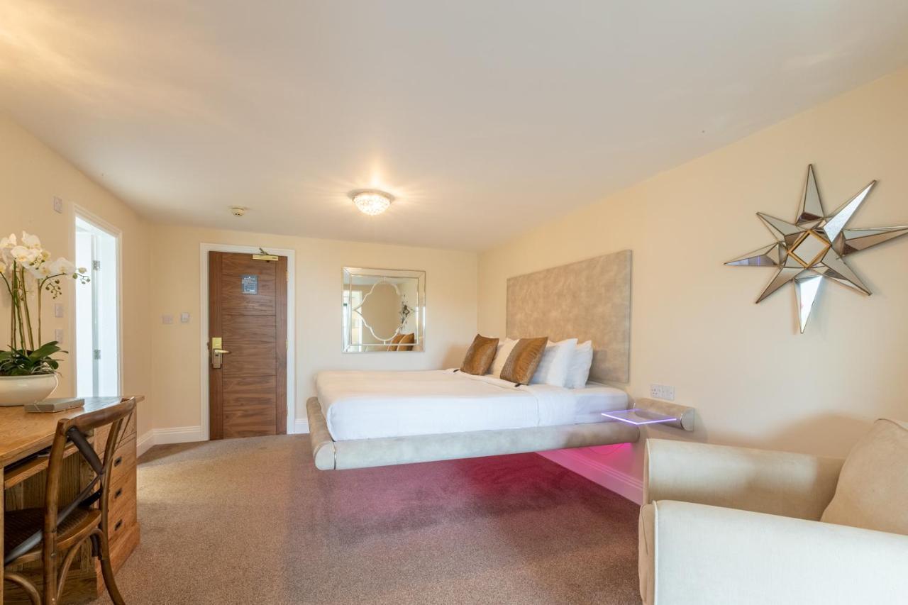 Lakes Hotel & Spa Bowness-on-Windermere Extérieur photo A bedroom at the hotel