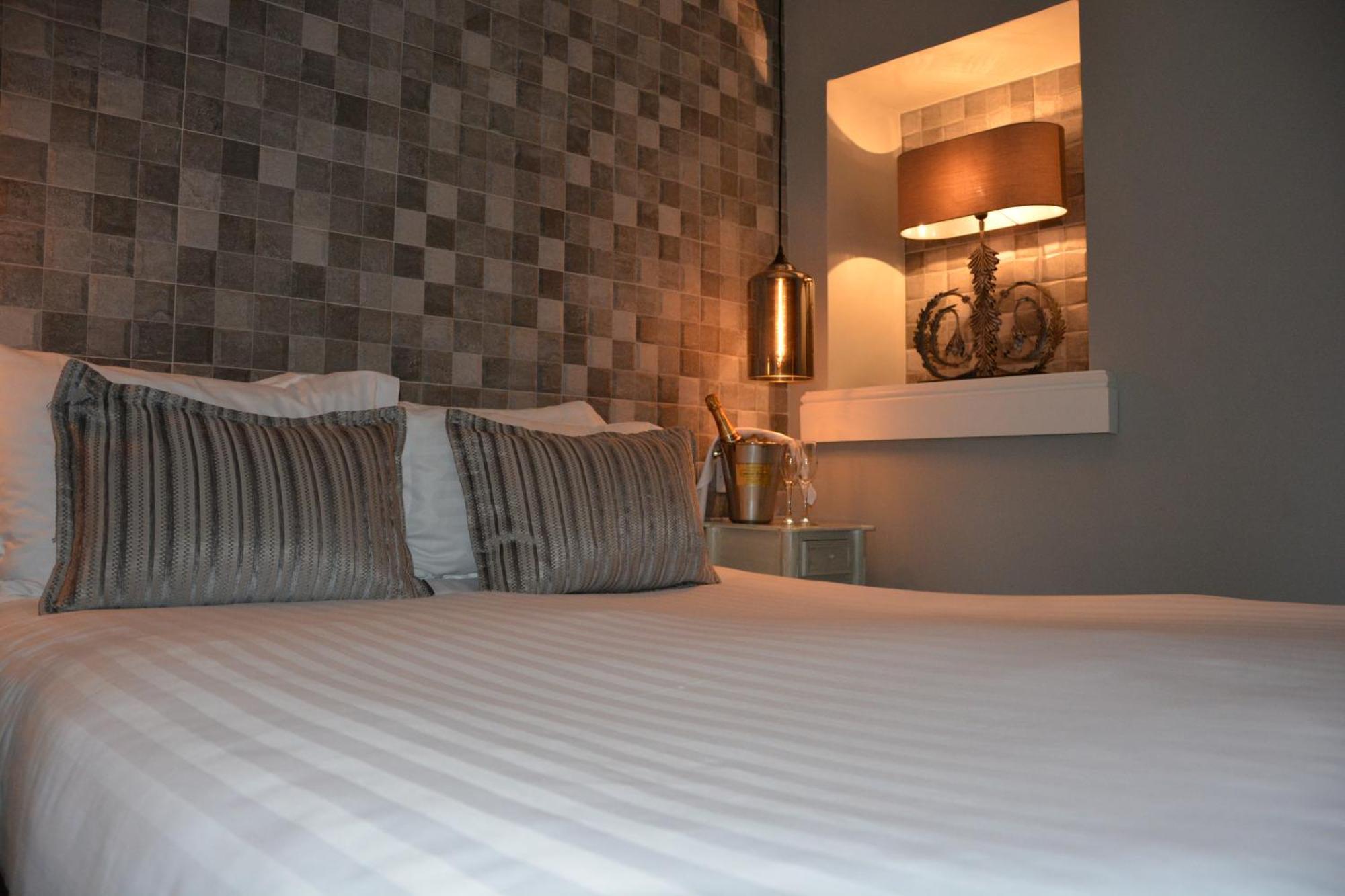 Lakes Hotel & Spa Bowness-on-Windermere Chambre photo A bedroom at the hotel