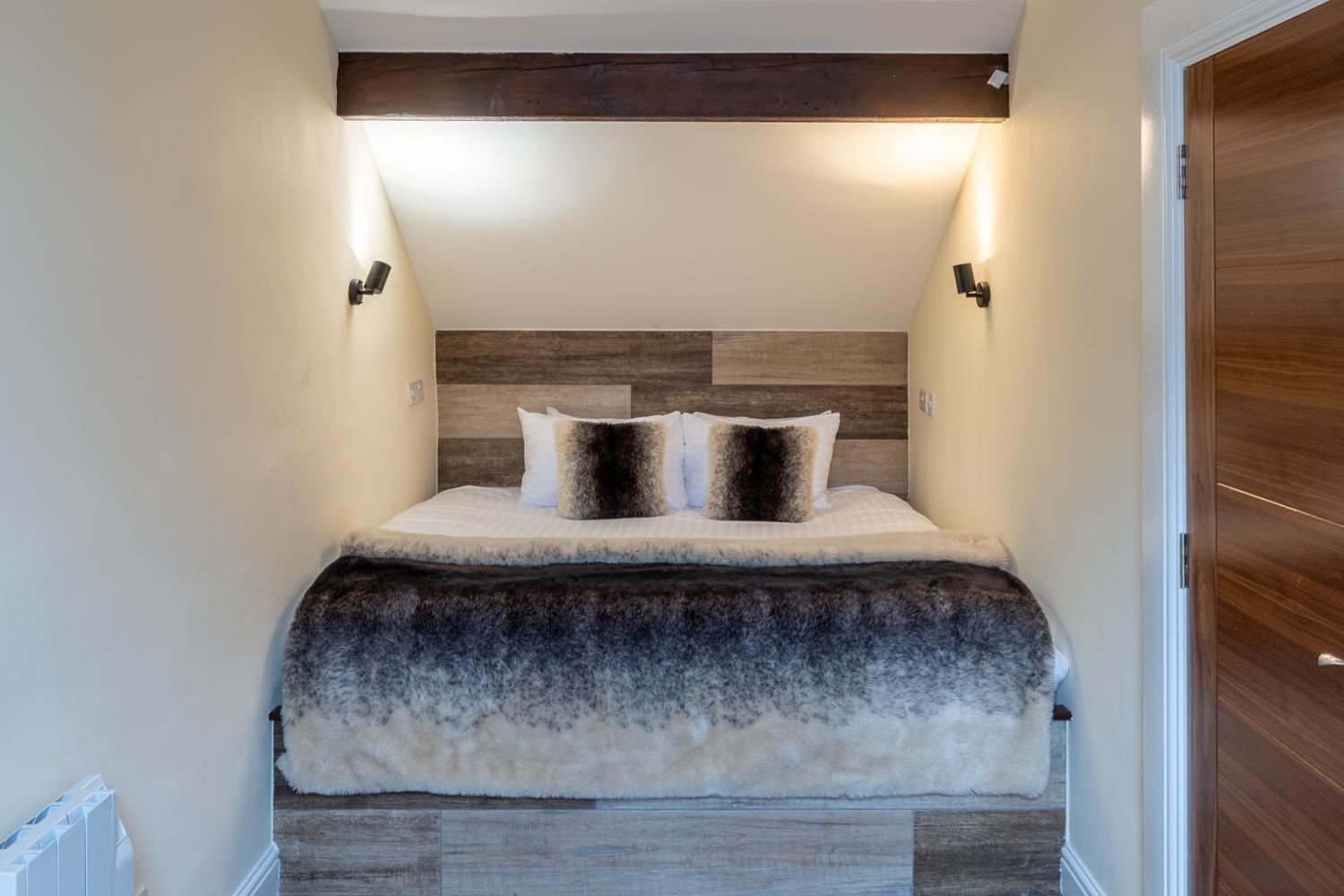 Lakes Hotel & Spa Bowness-on-Windermere Chambre photo A bedroom at The Old Mill